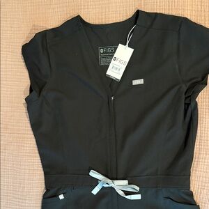 Figs black Scrub jumpsuit. Rafaela top. Zamora bottom